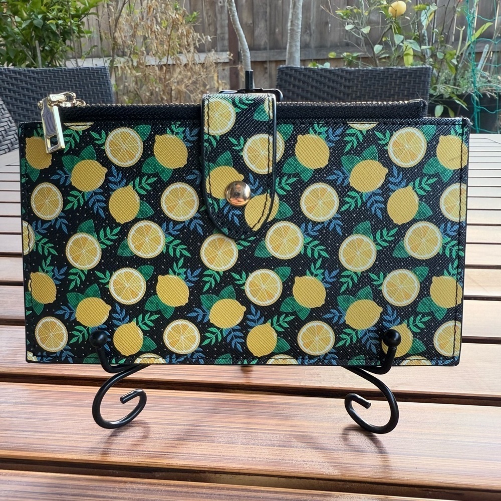 Lemon wallet NWOT never used